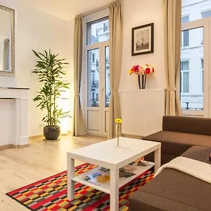- Steps Grand Place - Local Vibrant Neighbourhood Apartamento