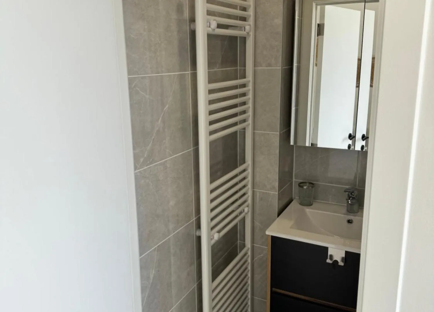 Superbe Appartement Une Chambre Brüsszel Apartman